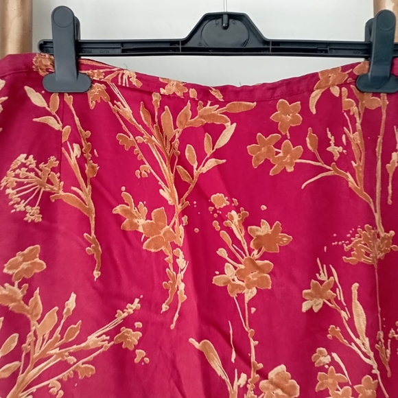 Luxury Spanish Brand Retro Red Maxi Skirt - Picture 2 of 11